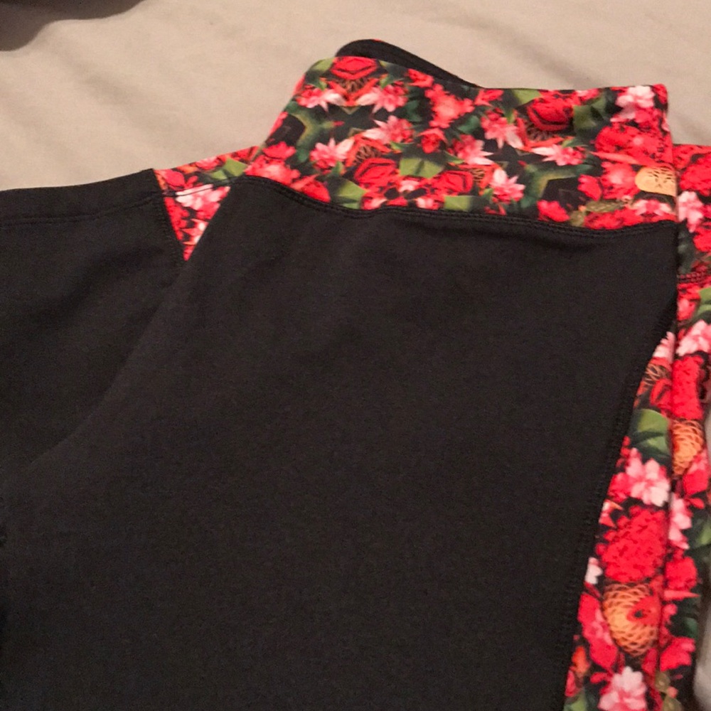 Euc lularoe jade size large.